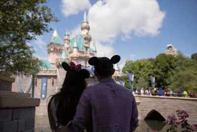 disneyland engagement silhouette